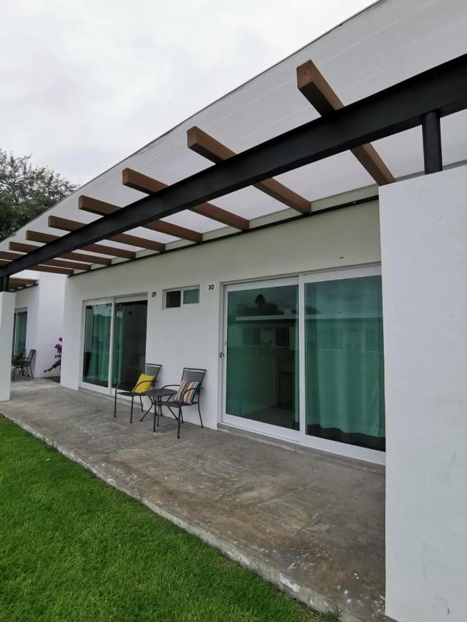 Hotel Los Lirios Río Verde Exterior foto