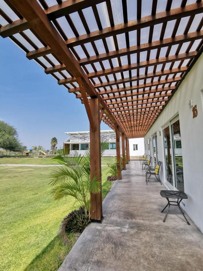 Hotel Los Lirios Río Verde Exterior foto