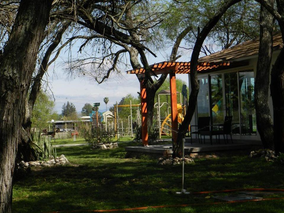 Hotel Los Lirios Río Verde Exterior foto